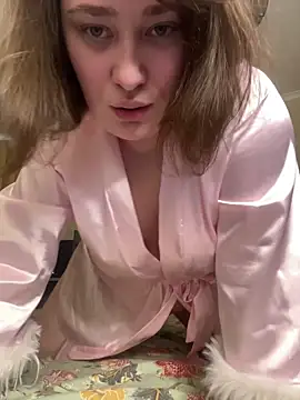 Snapshot of BettyRussian chatting on May 2026 04:04:02 PM BettyRussian online show from May 2026 04:04:02 PM