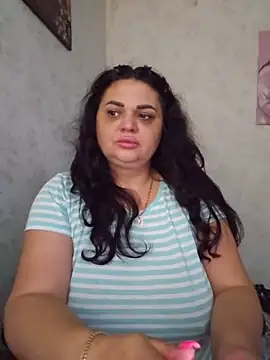 -CUTE-EVVIL- online show from June 2026 07:02:02 PM