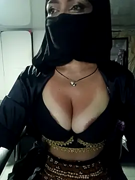 nadia  abaud online show from March 2025 02:43:02 AM