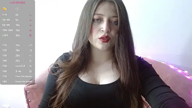 Snapshot of Selene_05 chatting on June 2026 06:04:02 AM Selene 05 online show from June 2026 06:04:02 AM