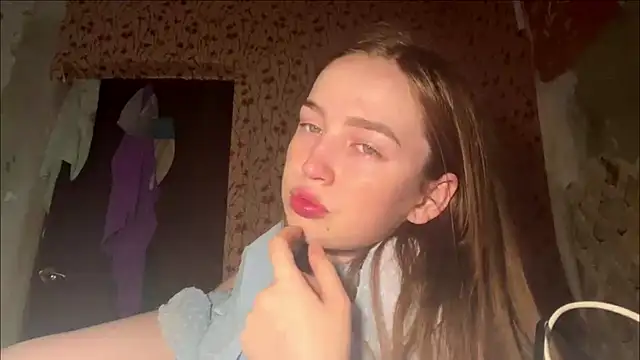 Snapshot of Chloooee chatting on May 2026 03:20:02 PM Chloooee online show from May 2026 03:20:02 PM