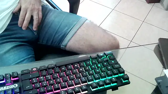 kelper18 online show from June 2026 12:50:02 PM