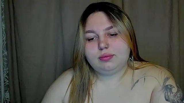 Snapshot of LillyHaigh chatting on May 2026 08:06:02 PM LillyHaigh online show from May 2026 08:06:02 PM