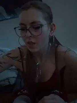 Lina-420 online show from May 2026 07:41:01 PM