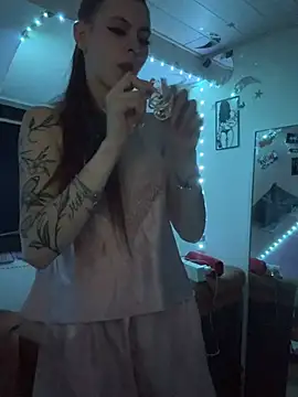 Lina-420 online show from May 2026 08:07:01 PM