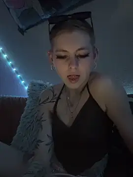 Lina-420 online show from May 2026 08:17:01 PM