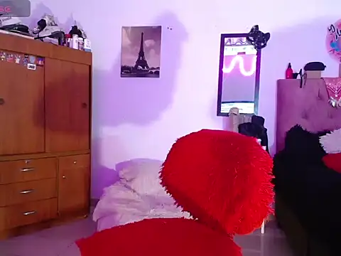Snapshot of BeautyCatalella1 chatting on June 2026 09:19:02 PM BeautyCatalella1 online show from June 2026 09:19:02 PM