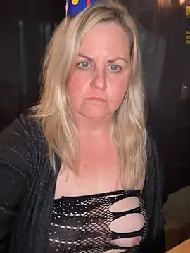Snapshot of Bruiserboomer2 chatting on May 2026 02:24:02 PM Bruiserboomer2 online show from May 2026 02:24:02 PM