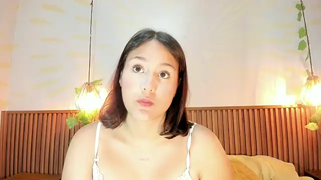 AmelieCooper online show from May 2026 07:40:02 PM