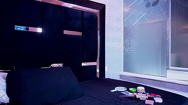 MarianaGiraldo online show from April 2026 12:00:01 PM