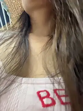 xiaochengzi505 online show from May 2026 01:01:01 AM