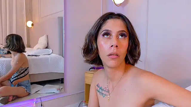 ZoeyPetit online show from July 2026 02:04:01 AM