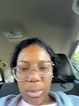 HoneyXeek online show from April 2026 08:18:01 PM