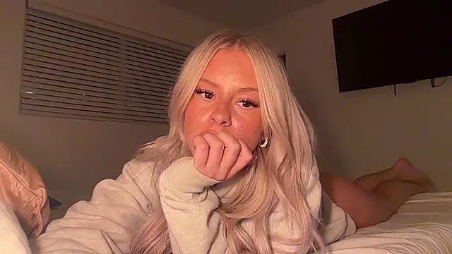 kenziesmithh online show from May 2026 06:42:02 AM
