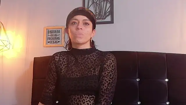 Layla Nigth online show from April 2026 07:52:01 PM