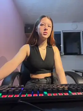 Snapshot of Ally_sunnn chatting on June 2026 10:08:02 PM Ally sunnn online show from June 2026 10:08:02 PM
