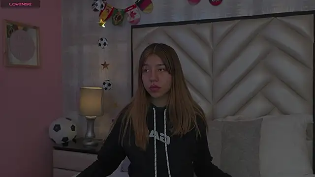 VioletSweetts online show from July 2026 07:20:02 PM