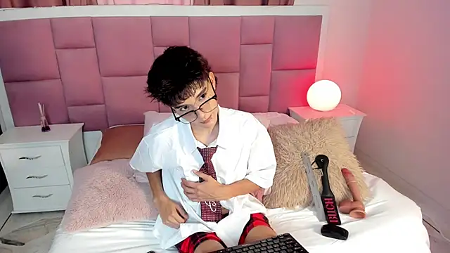 Snapshot of christopher_robin4 chatting on June 2026 07:29:01 PM christopher robin4 online show from June 2026 07:29:01 PM