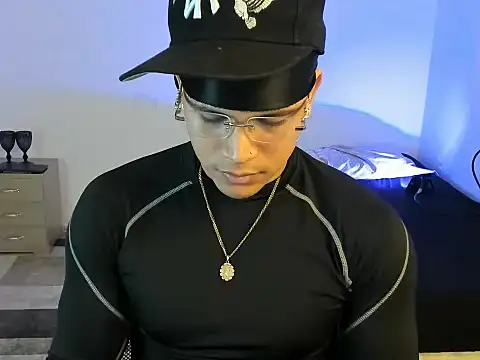Snapshot of sant_wahlberg chatting on June 2026 11:07:02 PM sant wahlberg online show from June 2026 11:07:02 PM