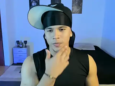 Snapshot of sant_wahlberg chatting on July 2026 10:56:02 PM sant wahlberg online show from July 2026 10:56:02 PM