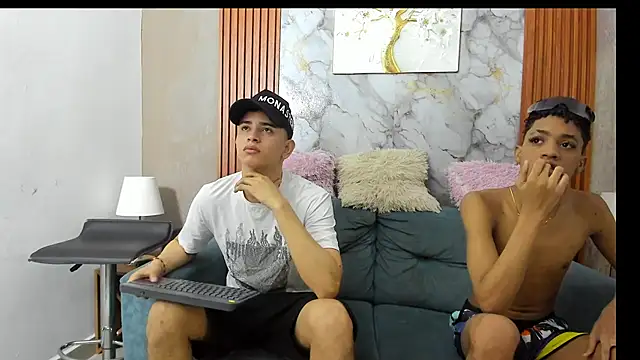 LOVE GUYS1 online show from June 2026 01:15:01 PM