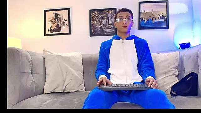 KING BOYS2026 online show from July 2026 01:20:01 AM