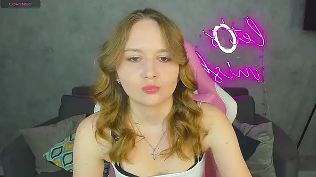 Emmaa Kimm online show from June 2026 12:57:01 AM