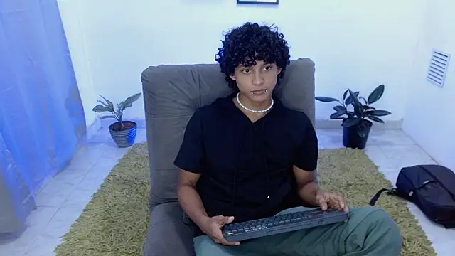 hades derox  online show from May 2026 12:17:02 AM