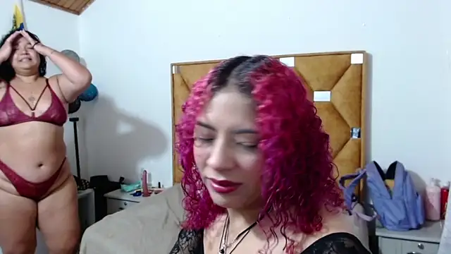 Snapshot of YANELISHOTT chatting on June 2026 01:24:02 PM YANELISHOTT online show from June 2026 01:24:02 PM