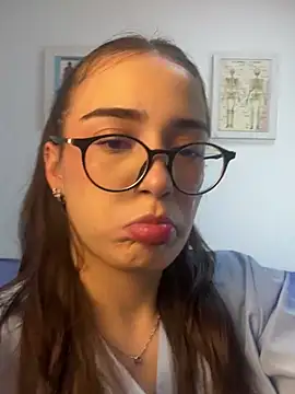 Snapshot of Sweet_Milaa1 chatting on May 2026 07:53:02 PM Sweet Milaa1 online show from May 2026 07:53:02 PM