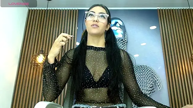 Snapshot of RoxxySweet01 chatting on May 2026 01:18:01 PM RoxxySweet01 online show from May 2026 01:18:01 PM