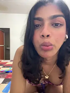 Snapshot of Mayra_xx chatting on July 2026 08:01:02 PM Mayra xx online show from July 2026 08:01:02 PM