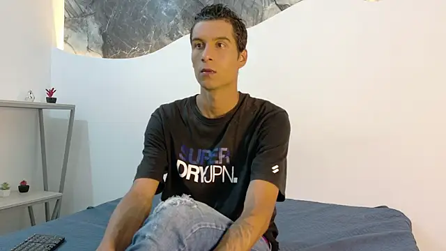 Snapshot of cameronsilverman chatting on June 2026 07:23:02 PM cameronsilverman online show from June 2026 07:23:02 PM