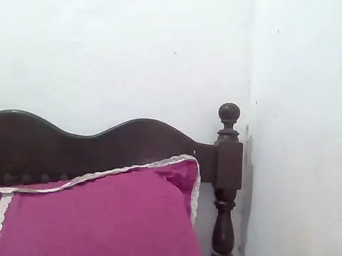Snapshot of Xoeni chatting on May 2026 11:34:04 PM Xoeni online show from May 2026 11:34:04 PM