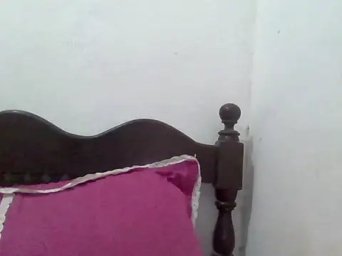 Snapshot of Xoeni chatting on May 2026 12:18:01 AM Xoeni online show from May 2026 12:18:01 AM