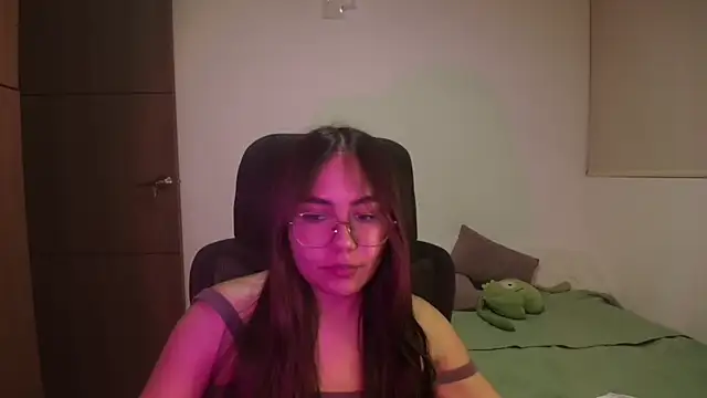 Snapshot of abbyyandmaxx chatting on June 2026 01:19:01 AM abbyyandmaxx online show from June 2026 01:19:01 AM