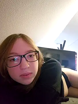 Freaky-Doll online show from May 2026 05:51:01 PM