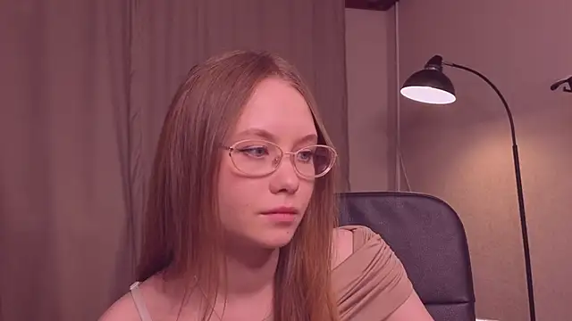 FloraLarsson online show from May 2026 02:45:01 PM