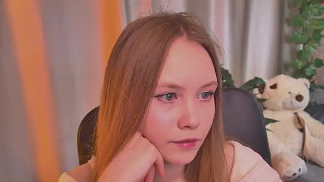 FloraLarsson online show from June 2026 10:19:01 AM