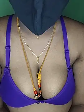 Snapshot of tamil_butterfly chatting on June 2026 06:23:02 PM tamil butterfly online show from June 2026 06:23:02 PM