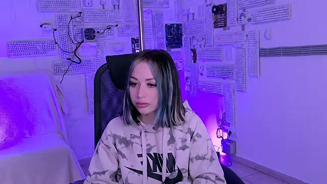 EdnaWilson online show from April 2026 08:31:02 AM