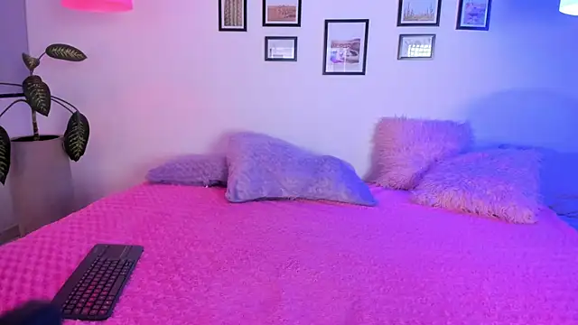 Kendaall sweet online show from June 2026 03:12:01 AM