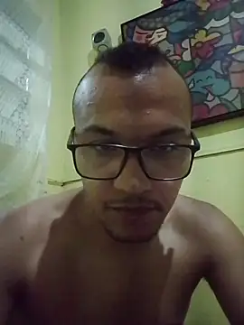 Marciosafado25 online show from May 2026 12:04:01 AM