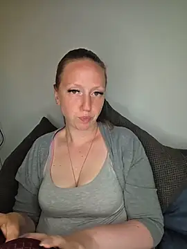 SweetGermanAlina online show from June 2026 05:39:02 PM