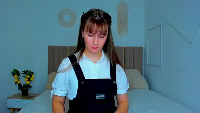 Snapshot of Cutie_blushh chatting on May 2026 06:30:02 AM Cutie blushh online show from May 2026 06:30:02 AM
