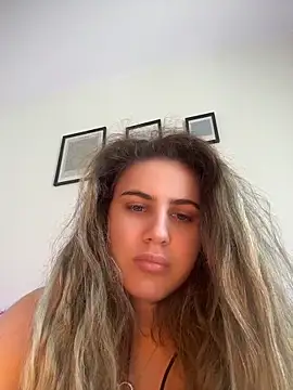 Snapshot of SensualQueenX chatting on May 2026 08:09:01 AM SensualQueenX online show from May 2026 08:09:01 AM