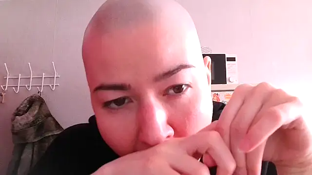 Julia Bright online show from May 2026 12:33:01 PM