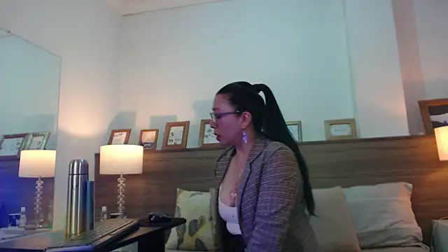 FranciscaVera online show from June 2026 06:52:01 PM