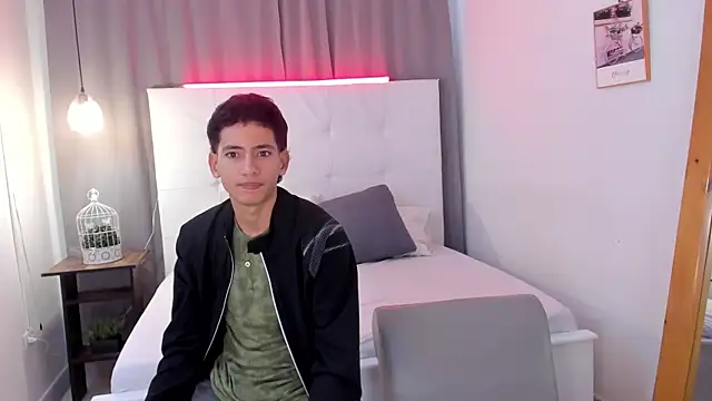 Snapshot of Alejo-and-Thiago chatting on May 2026 12:21:01 PM Alejo-and-Thiago online show from May 2026 12:21:01 PM