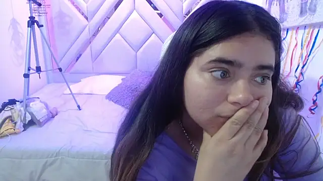 Snapshot of Laurha_ chatting on July 2026 07:29:02 PM Laurha online show from July 2026 07:29:02 PM